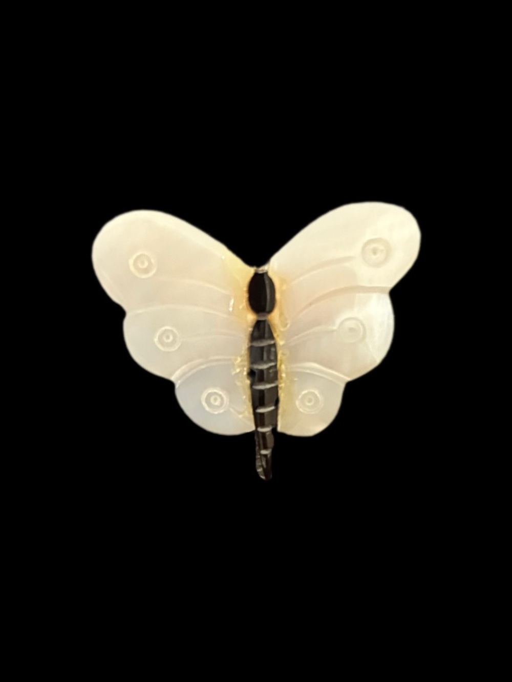 Vintage  EUc MOP Mother of Pearl Carved Butterfly Brooch Pin